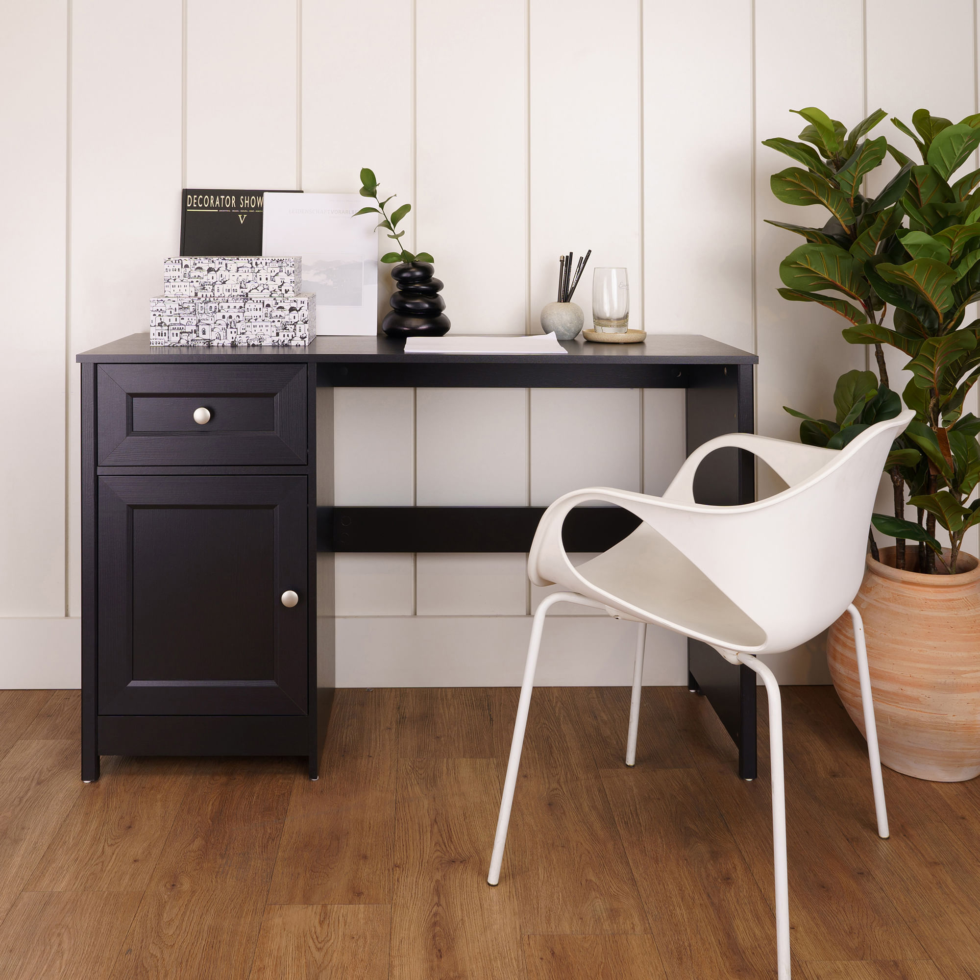 Escritorio en MDP 121cm con 1 cajon y 1 puerta Negro